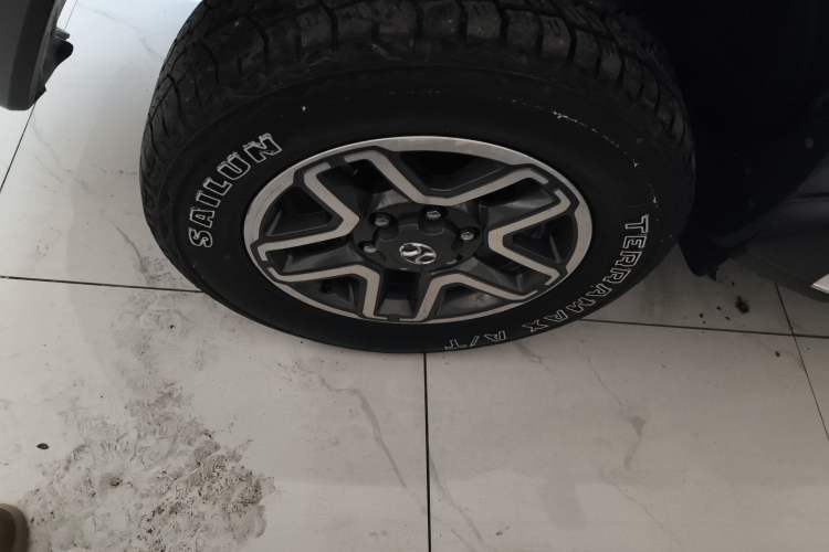 Used BAIC Off-Road BJ40 2016 40L 2.3T Automatic All-Wheel Drive Premium Edition Left Front Wheel Hub