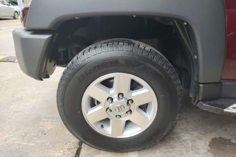 Used BAIC Off-Road BJ40 2016 40L 2.0T Manual Two-Wheel Drive Luxury Edition Left Front Wheel Hub