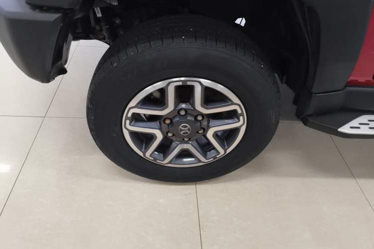 Used BAIC Off-Road BJ40 2016 40L 2.3T Automatic All-Wheel Drive Premium Edition Left Front Wheel Hub