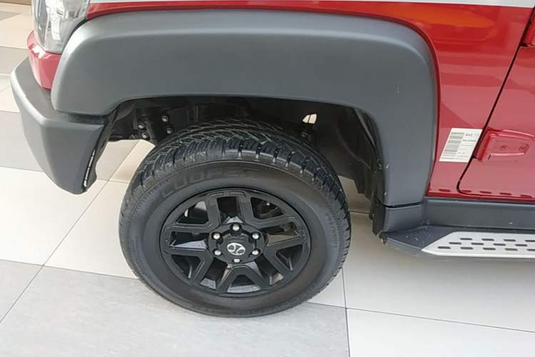 Used BAIC Off-Road BJ40 2016 40L 2.3T Automatic All-Wheel Drive Premium Edition Left Front Wheel Hub