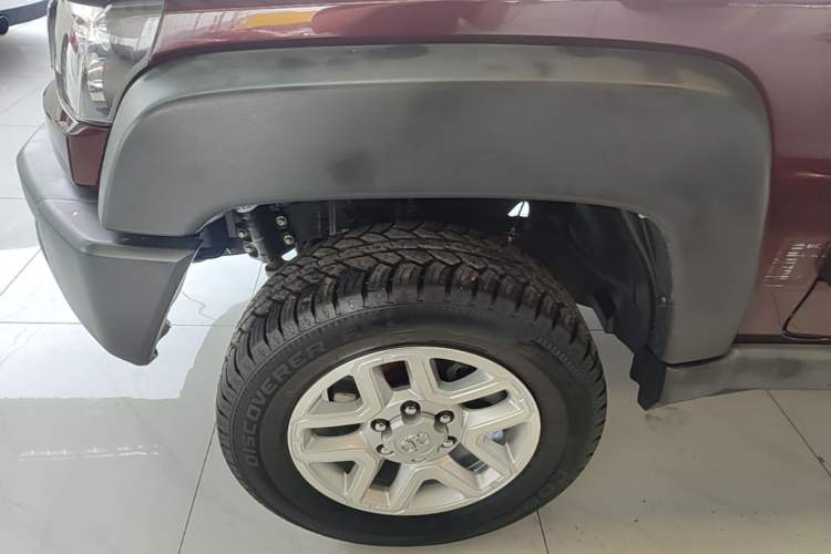 Used BAIC Off-Road BJ40 2016 2.0T Manual Four-Wheel Drive Prestige Edition Left Front Wheel Hub