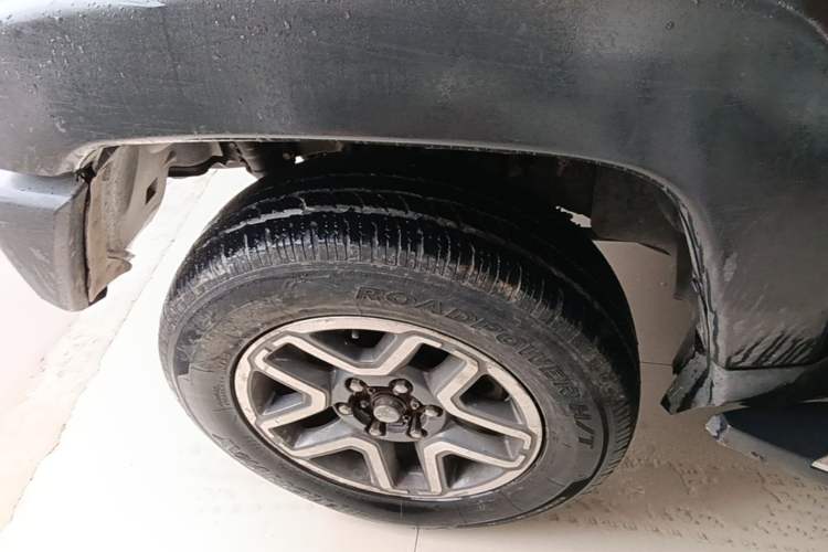 Used BAIC Off-Road BJ40 2016 40L 2.3T Automatic All-Wheel Drive Premium Edition Left Front Wheel Hub