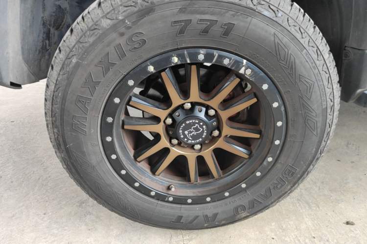 Used BAIC Off-Road BJ40 2016 40L 2.3T Automatic All-Wheel Drive Premium Edition Left Front Wheel Hub