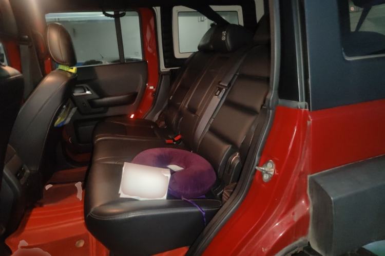 Used BAIC Off-Road BJ40 2016 2.0T Manual Four-Wheel Drive Prestige Edition Left Rear Seat