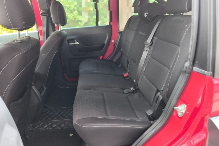Used BAIC Off-Road BJ40 2016 40L 2.3T Automatic Two-Wheel Drive Luxury Edition Left Rear Seat