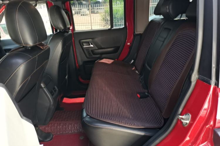 Used BAIC Off-Road BJ40 2016 40L 2.0T Manual All-Wheel Drive Prestige Edition Left Rear Seat