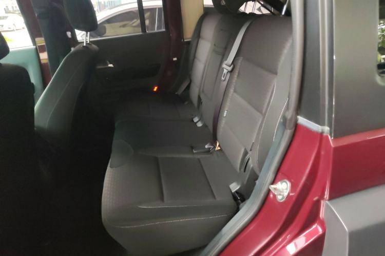 Used BAIC Off-Road BJ40 2016 40L 2.0T Manual Two-Wheel Drive Luxury Edition Left Rear Seat