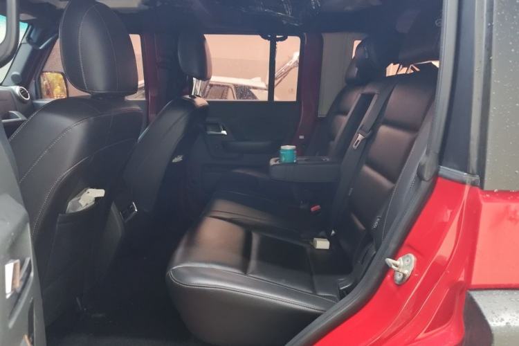 Used BAIC Off-Road BJ40 2016 2.3T Automatic Four-Wheel Drive Premium Edition Left Rear Seat