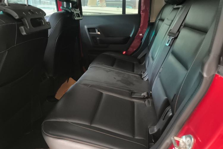Used BAIC Off-Road BJ40 2016 40L 2.0T Manual All-Wheel Drive Prestige Edition Left Rear Seat