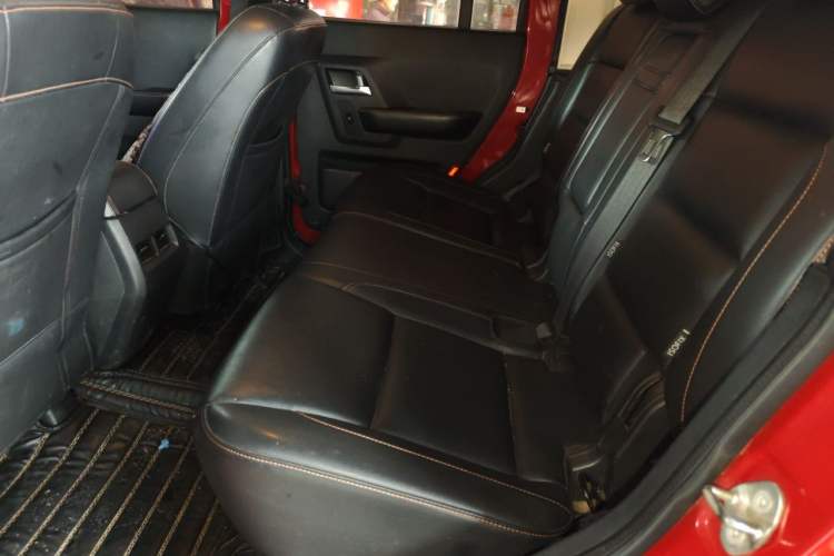 Used BAIC Off-Road BJ40 2016 40L 2.0T Manual All-Wheel Drive Prestige Edition Left Rear Seat