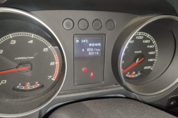 Used BAIC Off-Road BJ40 2016 2.0T Manual Four-Wheel Drive Prestige Edition Odometer Close Up