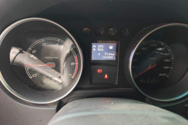 Used BAIC Off-Road BJ40 2016 40L 2.3T Manual All-Wheel Drive Prestige Edition Odometer Close Up