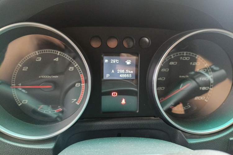 Used BAIC Off-Road BJ40 2016 40L 2.3T Automatic All-Wheel Drive Premium Edition Odometer Close Up