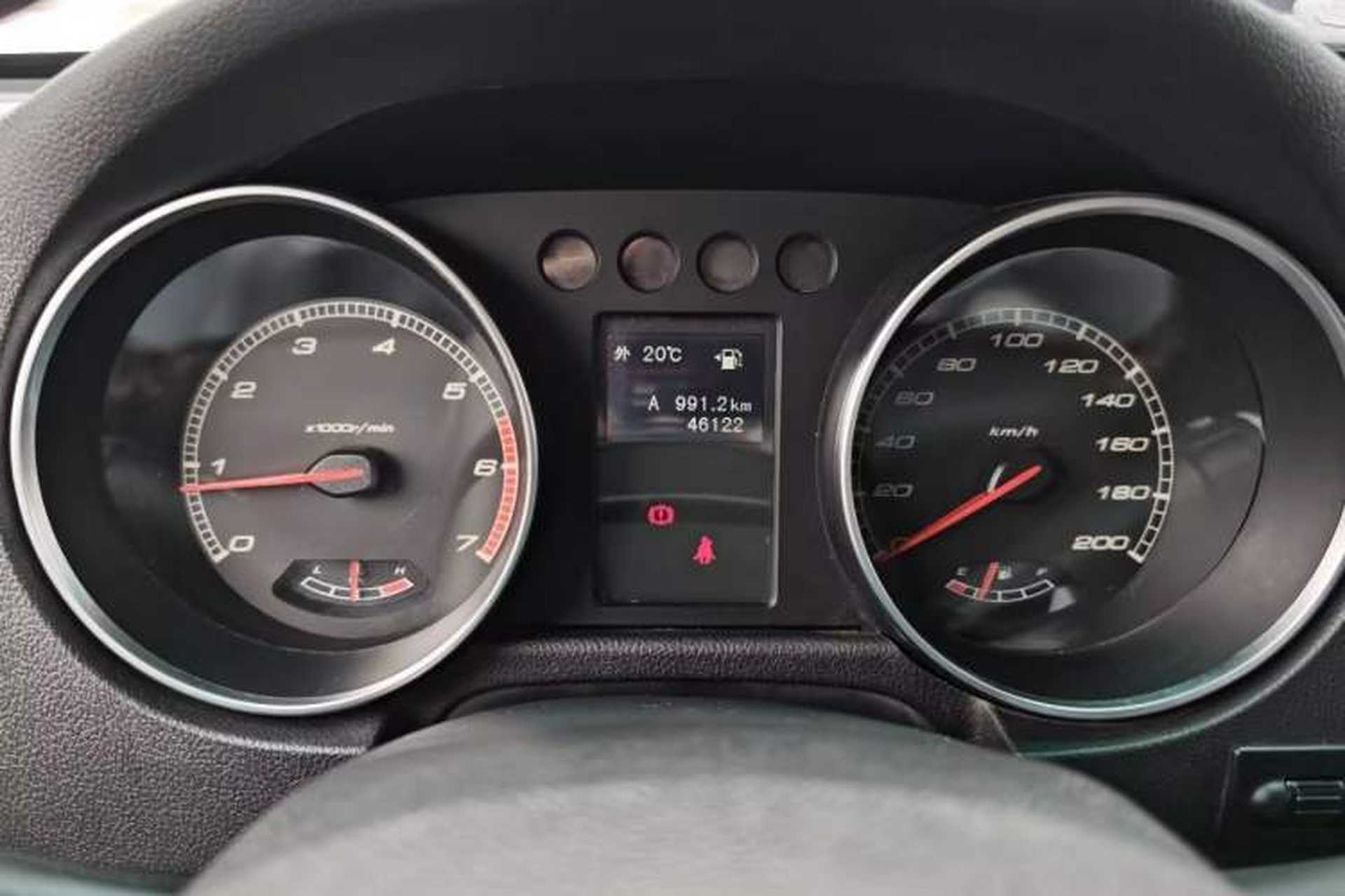 Used BAIC Off-Road BJ40 2016 40L 2.0T Manual All-Wheel Drive Prestige Edition Odometer Close Up