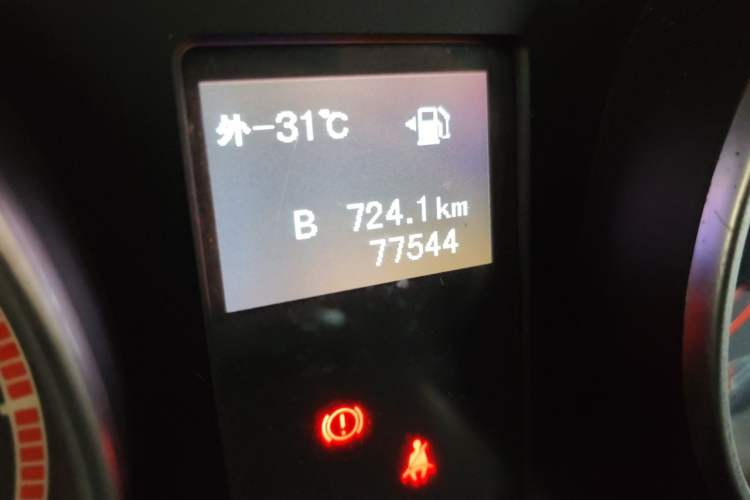 Used BAIC Off-Road BJ40 2016 40L 2.0T Manual Two-Wheel Drive Luxury Edition Odometer Close Up