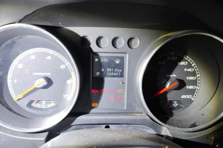Used BAIC Off-Road BJ40 2016 40L 2.3T Automatic All-Wheel Drive Premium Edition Odometer Close Up