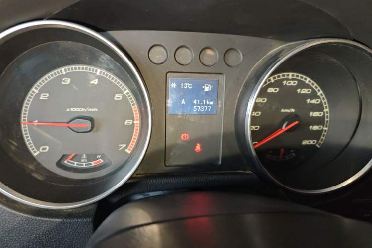 Used BAIC Off-Road BJ40 2016 40L 2.0T Manual All-Wheel Drive Prestige Edition Odometer Close Up