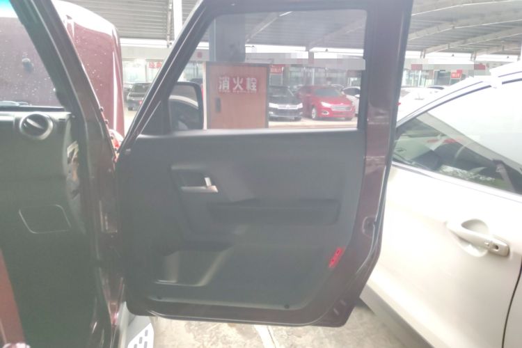 Used BAIC Off-Road BJ40 2016 40L 2.0T Manual Two-Wheel Drive Luxury Edition Right Front Door Interior