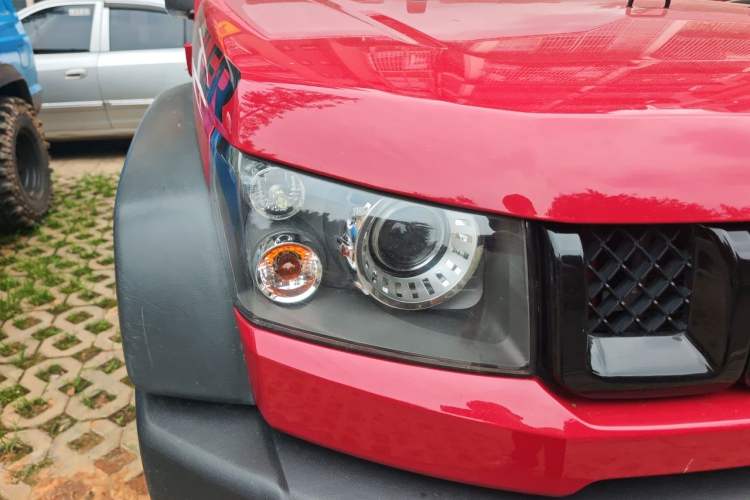 Used BAIC Off-Road BJ40 2016 40L 2.3T Automatic All-Wheel Drive Premium Edition Right Front Headlight