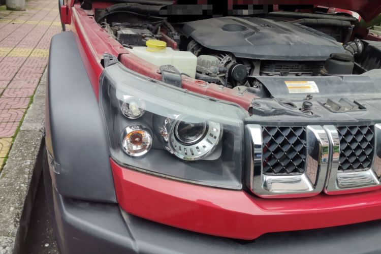 Used BAIC Off-Road BJ40 2016 40L 2.3T Automatic All-Wheel Drive Premium Edition Right Front Headlight