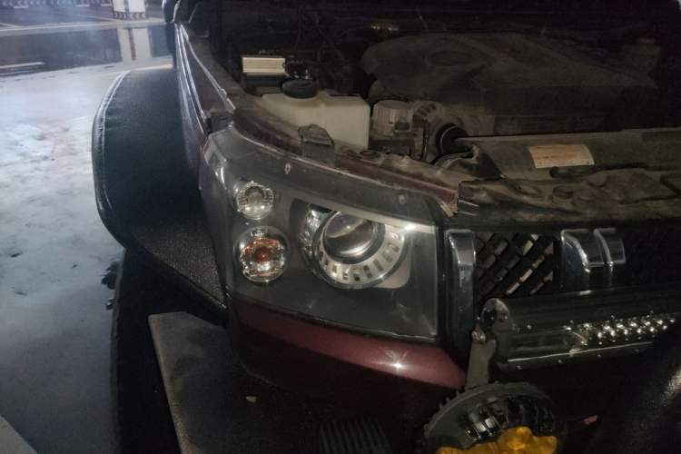 Used BAIC Off-Road BJ40 2016 40L 2.3T Automatic All-Wheel Drive Premium Edition Right Front Headlight
