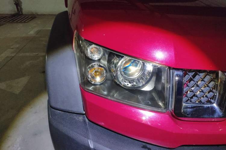 Used BAIC Off-Road BJ40 2016 40L 2.3T Automatic All-Wheel Drive Premium Edition Right Front Headlight