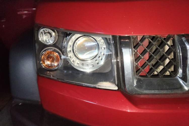 Used BAIC Off-Road BJ40 2016 40L 2.3T Automatic All-Wheel Drive Premium Edition Right Front Headlight