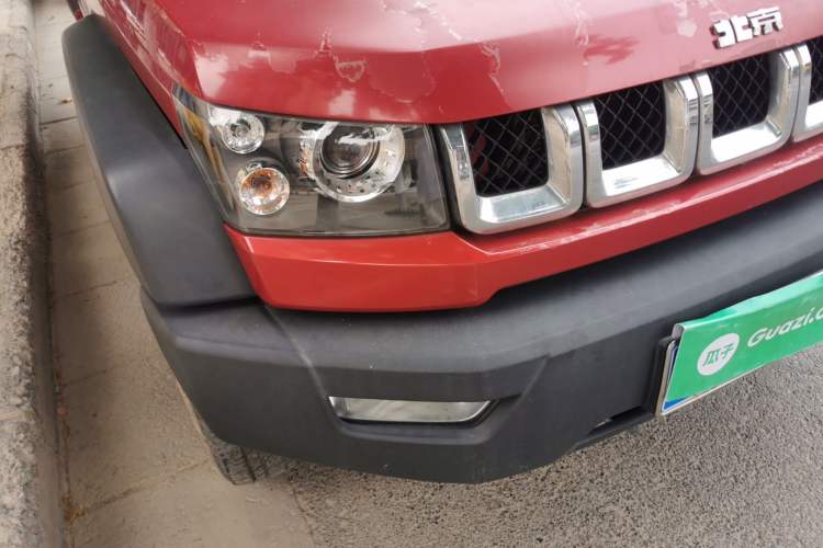 Used BAIC Off-Road BJ40 2016 40L 2.0T Manual Two-Wheel Drive Luxury Edition Right Front Headlight