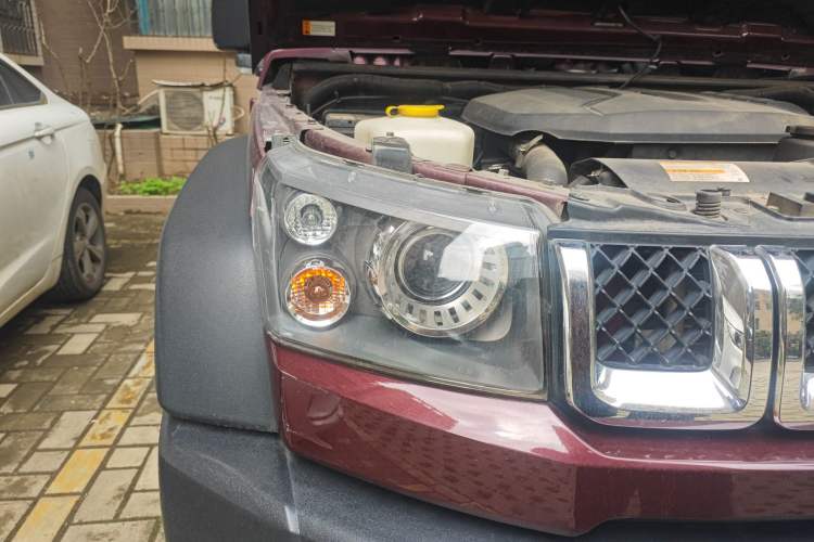 Used BAIC Off-Road BJ40 2016 40L 2.3T Manual All-Wheel Drive Prestige Edition Right Front Headlight