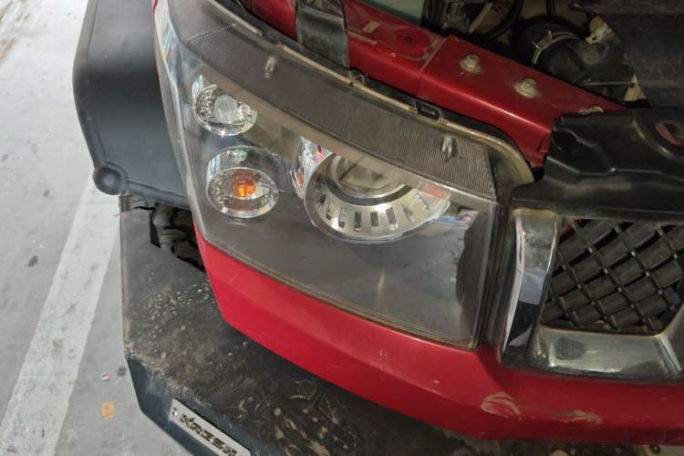 Used BAIC Off-Road BJ40 2016 40L 2.0T Manual All-Wheel Drive Prestige Edition Right Front Headlight