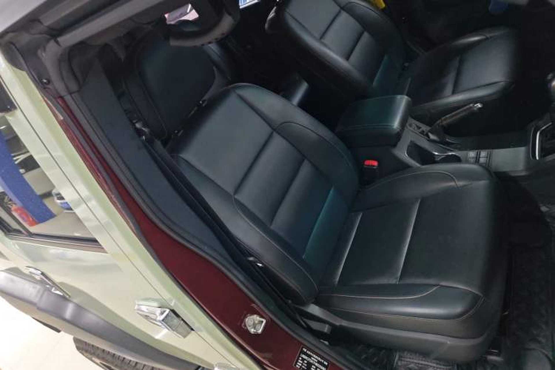 Used BAIC Off-Road BJ40 2016 40L 2.3T Automatic Two-Wheel Drive Prestige Edition Right Front Seat
