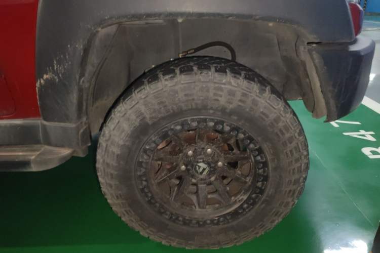 Used BAIC Off-Road BJ40 2016 2.0T Manual Four-Wheel Drive Prestige Edition Right Front Wheel Hub