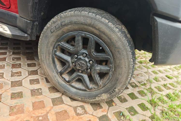 Used BAIC Off-Road BJ40 2016 40L 2.3T Automatic All-Wheel Drive Premium Edition Right Front Wheel Hub