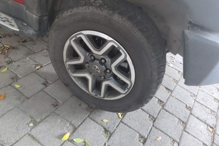 Used BAIC Off-Road BJ40 2016 40L 2.3T Automatic All-Wheel Drive Premium Edition Right Front Wheel Hub