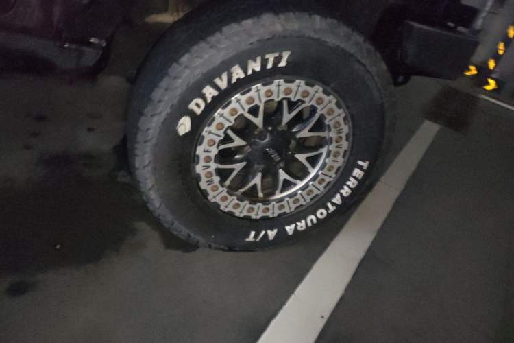 Used BAIC Off-Road BJ40 2016 40L 2.3T Automatic All-Wheel Drive Premium Edition Right Front Wheel Hub