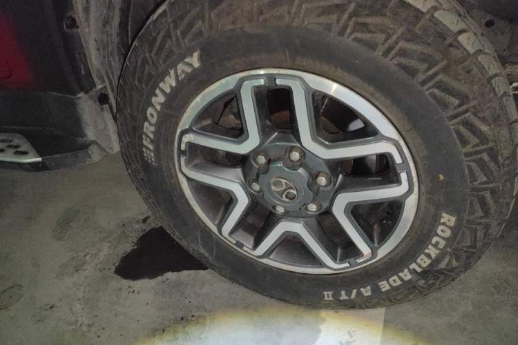 Used BAIC Off-Road BJ40 2016 40L 2.3T Automatic All-Wheel Drive Premium Edition Right Front Wheel Hub