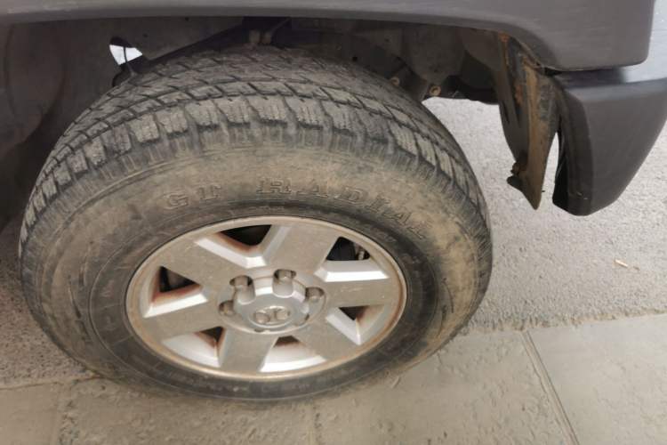 Used BAIC Off-Road BJ40 2016 40L 2.0T Manual Two-Wheel Drive Luxury Edition Right Front Wheel Hub
