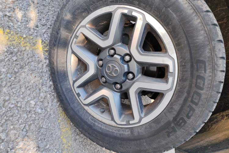 Used BAIC Off-Road BJ40 2016 40L 2.3T Automatic All-Wheel Drive Premium Edition Right Front Wheel Hub