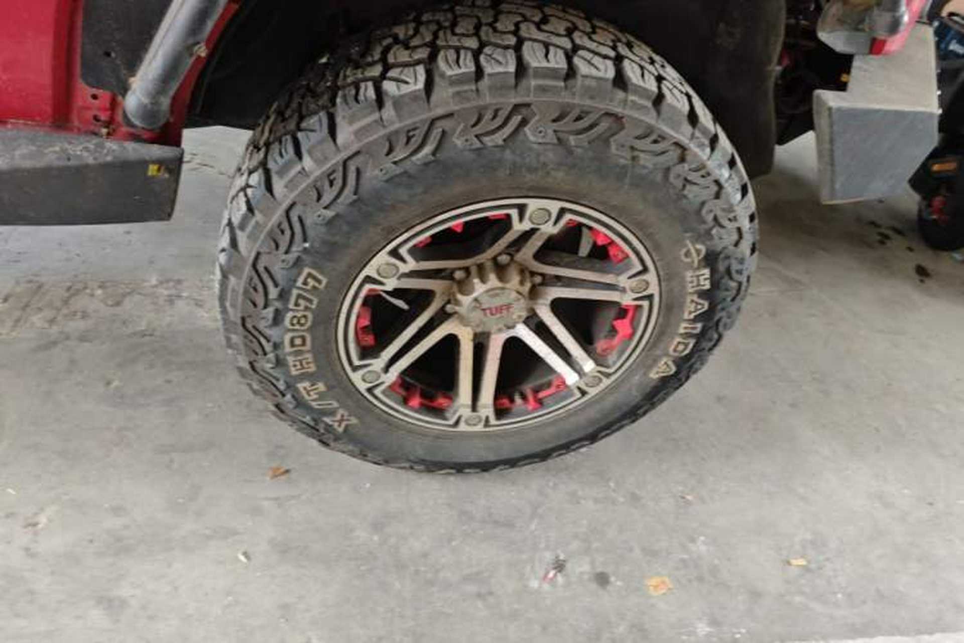 Used BAIC Off-Road BJ40 2016 40L 2.0T Manual All-Wheel Drive Prestige Edition Right Front Wheel Hub