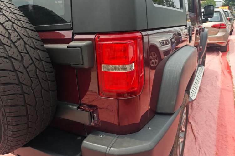 Used BAIC Off-Road BJ40 2016 40L 2.3T Automatic All-Wheel Drive Premium Edition Right Rear Taillight