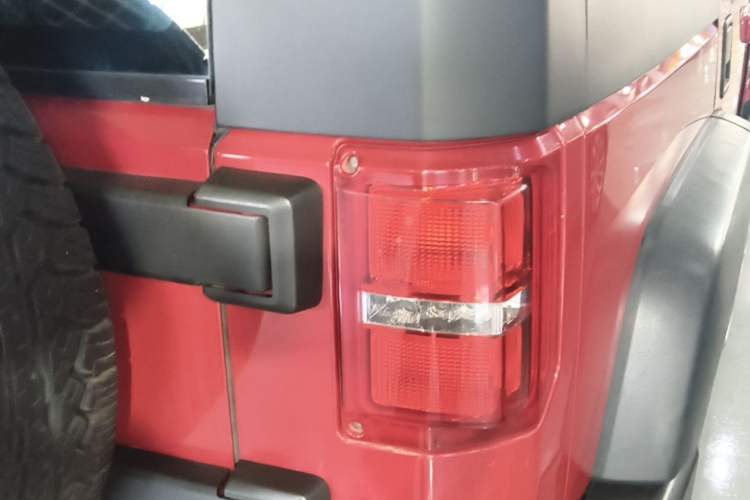 Used BAIC Off-Road BJ40 2016 40L 2.3T Automatic All-Wheel Drive Premium Edition Right Rear Taillight