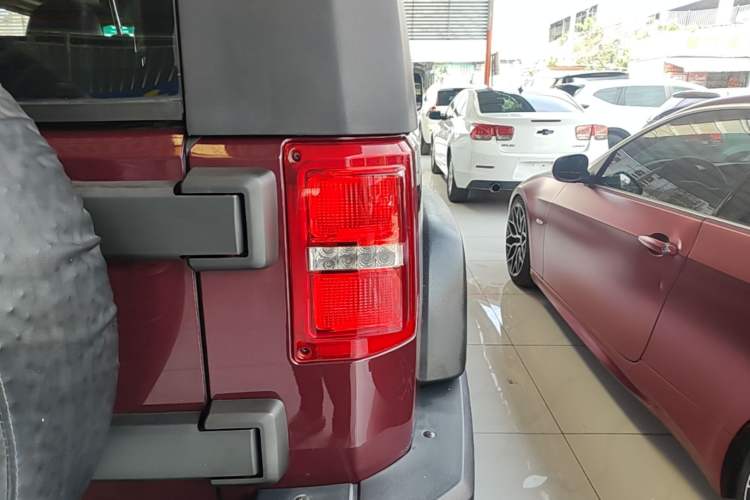 Used BAIC Off-Road BJ40 2016 2.0T Manual Four-Wheel Drive Prestige Edition Right Rear Taillight