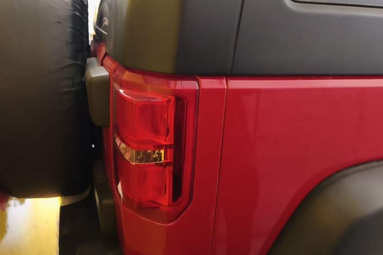 Used BAIC Off-Road BJ40 2016 40L 2.3T Automatic All-Wheel Drive Premium Edition Right Rear Taillight