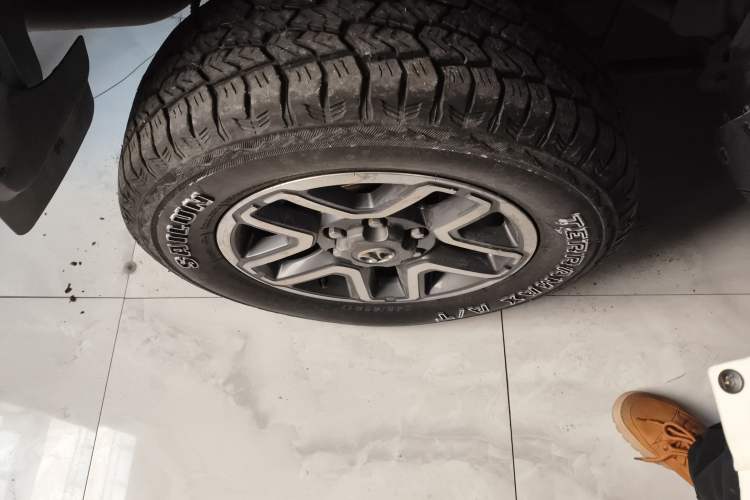 Used BAIC Off-Road BJ40 2016 40L 2.3T Automatic All-Wheel Drive Premium Edition Right Rear Wheel Hub