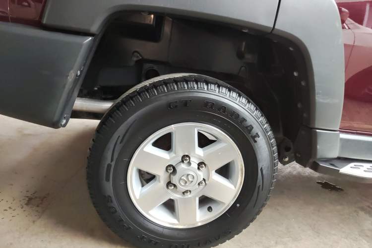 Used BAIC Off-Road BJ40 2016 40L 2.0T Manual Two-Wheel Drive Luxury Edition Right Rear Wheel Hub