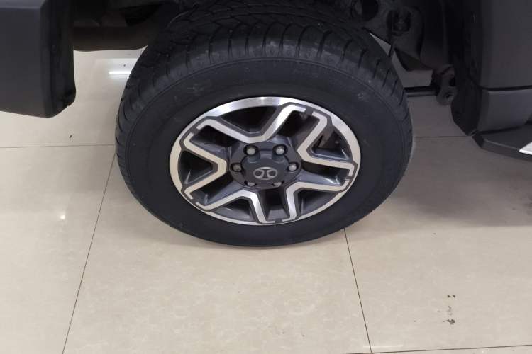 Used BAIC Off-Road BJ40 2016 40L 2.3T Automatic All-Wheel Drive Premium Edition Right Rear Wheel Hub