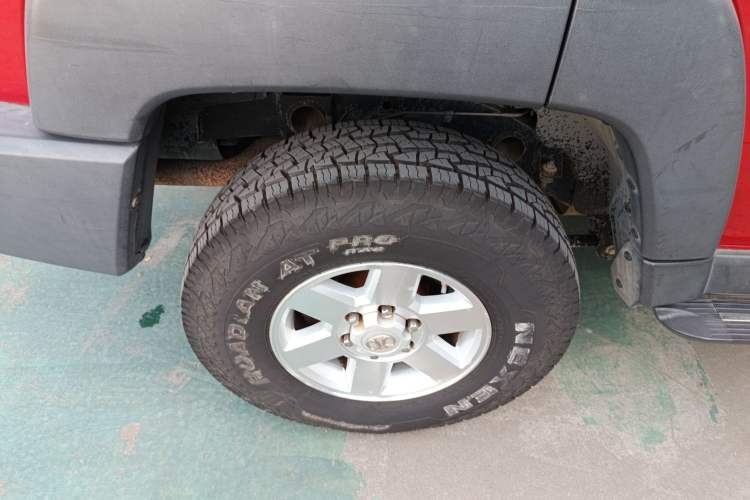 Used BAIC Off-Road BJ40 2016 40L 2.0T Manual Two-Wheel Drive Luxury Edition Right Rear Wheel Hub