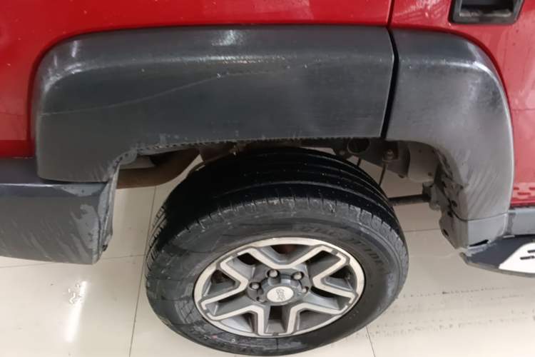 Used BAIC Off-Road BJ40 2016 40L 2.3T Automatic All-Wheel Drive Premium Edition Right Rear Wheel Hub