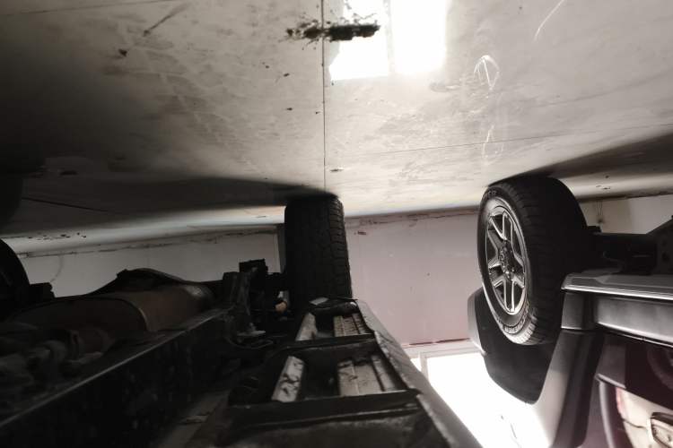 Used BAIC Off-Road BJ40 2016 40L 2.3T Automatic All-Wheel Drive Premium Edition Right Side Sill