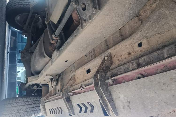 Used BAIC Off-Road BJ40 2016 40L 2.0T Manual All-Wheel Drive Prestige Edition Right Side Sill